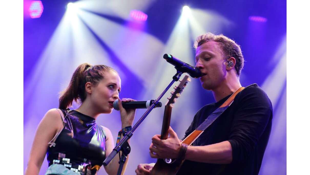 Alice Merten und Juris mit ihrem exklusiven Duett bei ANTENNE BAYERN Sommer in Rosenheim