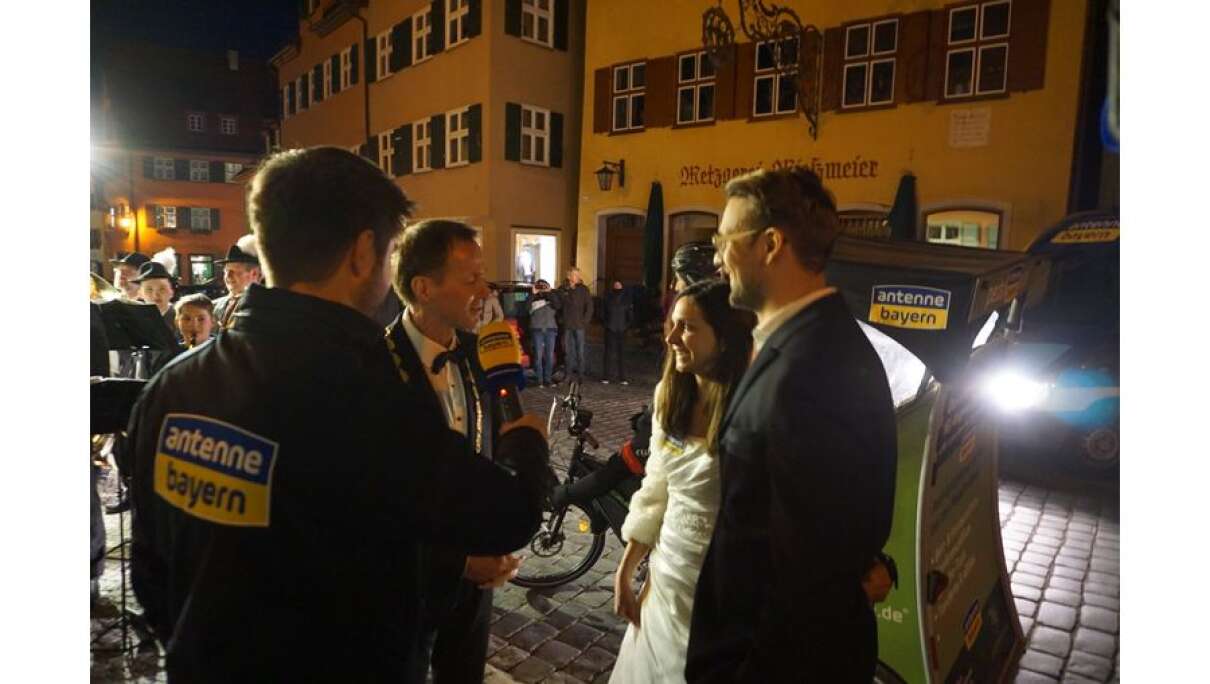 Oberbürgermeister Dr. Hammer hatte sogar schon das Abendessen und einen Schlafplatzt für Eva und Moritz im "deutschen Haus" organisiert.