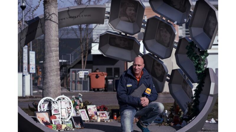 Heute erinnert eine Gedenkstätte gegenüber des Center-Eingangs an den tragischen Vor