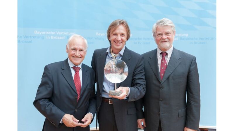 v.l.n.r. Erwin Huber (MdL), ANTENNE BAYERN-Morgenmoderator und Preisträger Wolfgang Leikermoser und Rolf Baron Hohenhau, Präsident des Bund der Steuerzahler in Bayern