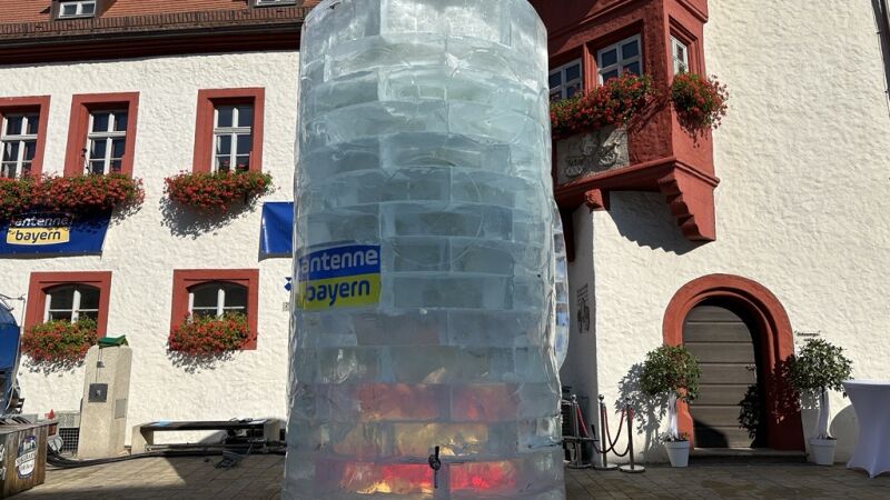 ANTENNE BAYERN Maßkrug aus Eis
