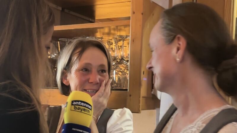 ANTENNE BAYERN verdoppelt Gehalt von Bedienung Alex aus Poing 