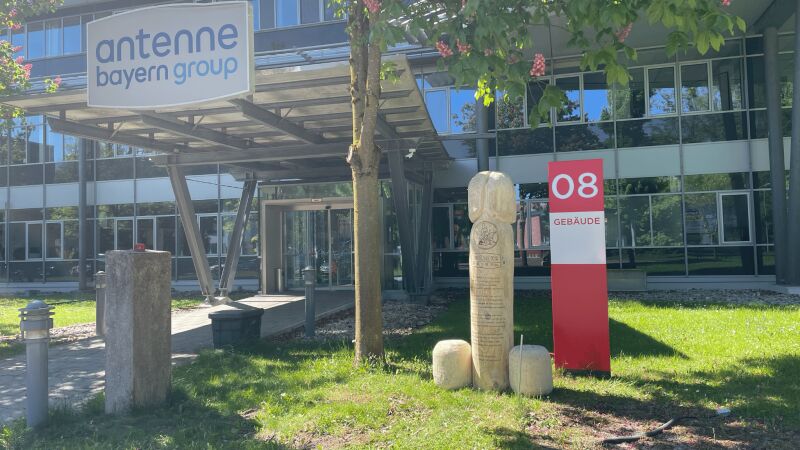 ANTENNE BAYERN_Schwabmünchner Holz-Penis